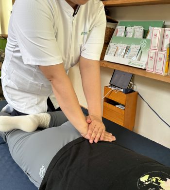 2025_カイロ&エステティックサロン Leaf_01